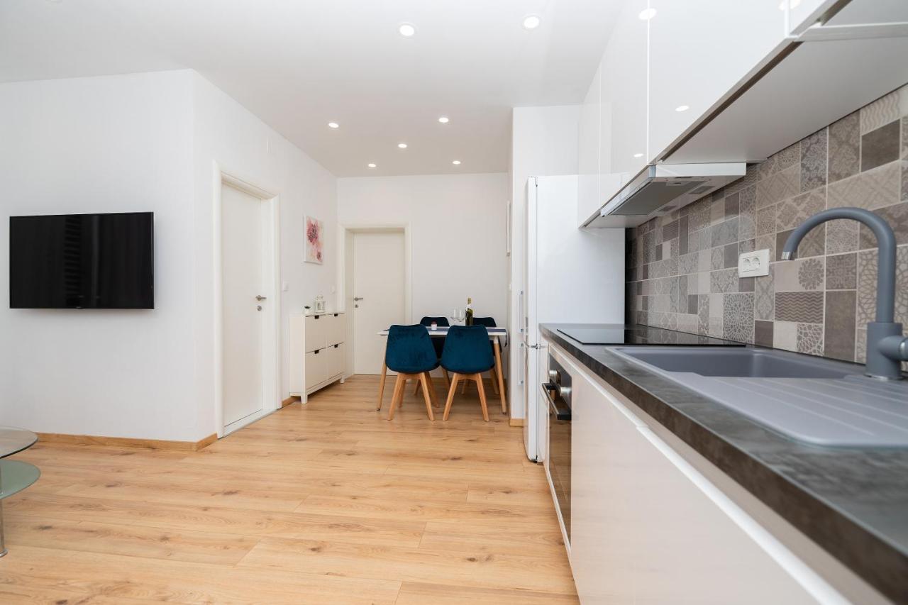 Apartmani Sani Макарська Екстер'єр фото